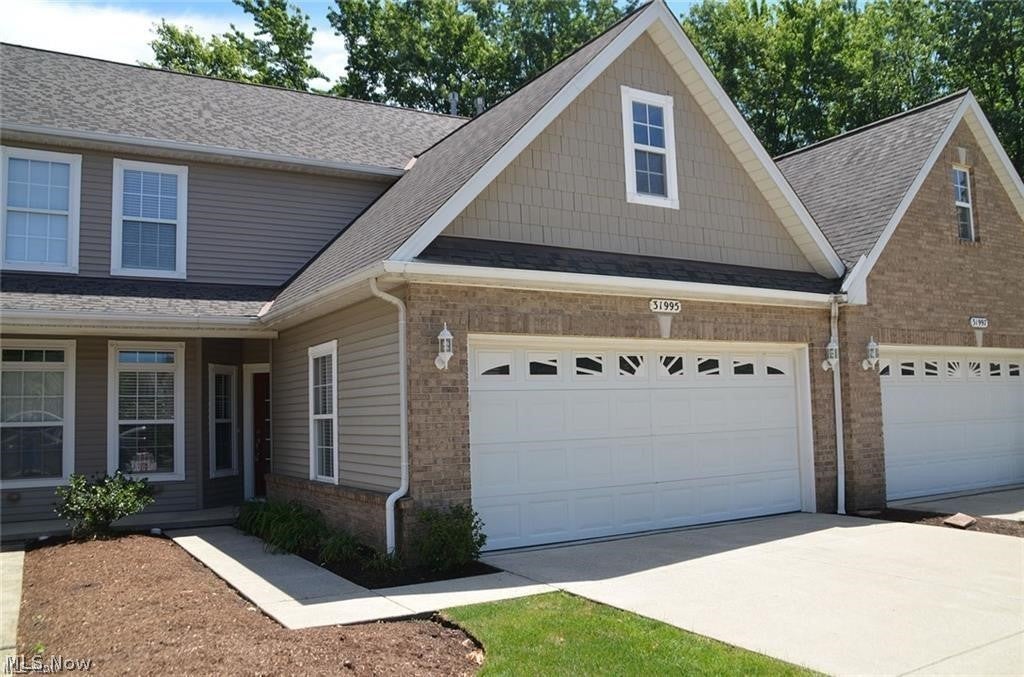 31995 Magnolia Lane