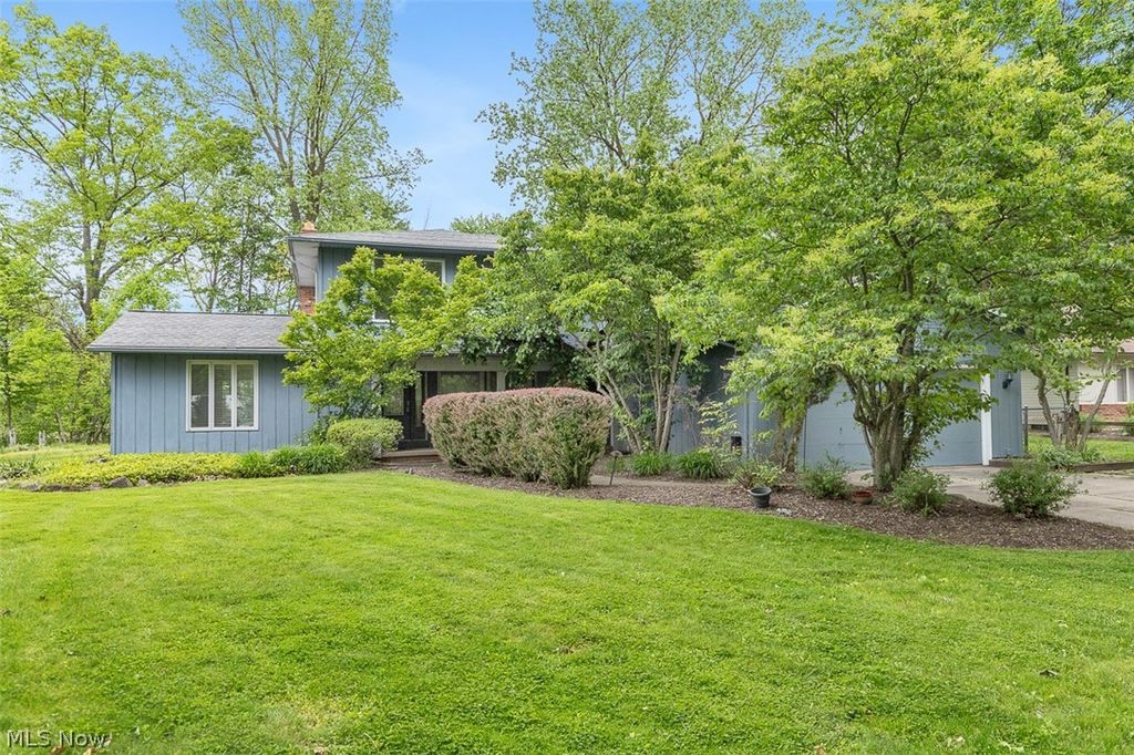 Photo of 29399 Orangewood Drive, Orange, OH 44122 (MLS # 5214155)