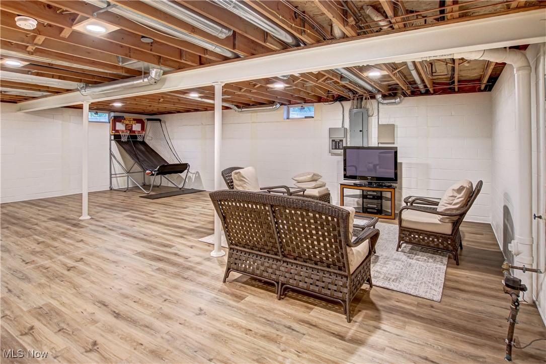 Wyndgate Condominiums - Residential