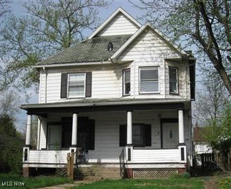 Investment Opportunity!! This 2 Story Duplex Is Fully Rented, Bringing in $1500 per month. A Unit Downstairs And A Unit Upstairs, Both With 2 Bedrooms, 1 Bathroom. The Location Of The Property Is Close To Major Highways, Shopping, Parks, And Schools. Schedule Your Appointment Today.