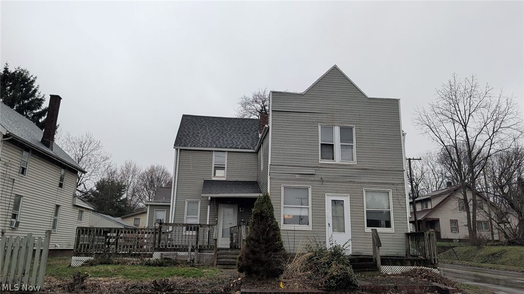 Photo of 1857 Maple Avenue NE, Canton, OH 44705 (MLS # 5193067)