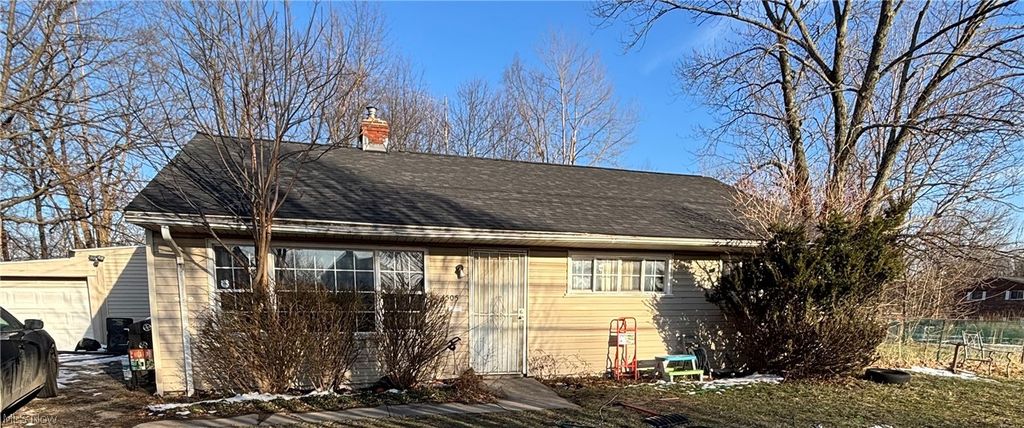 Photo of 4505 E 143rd Street, Cleveland, OH 44128 (MLS # 5187783)