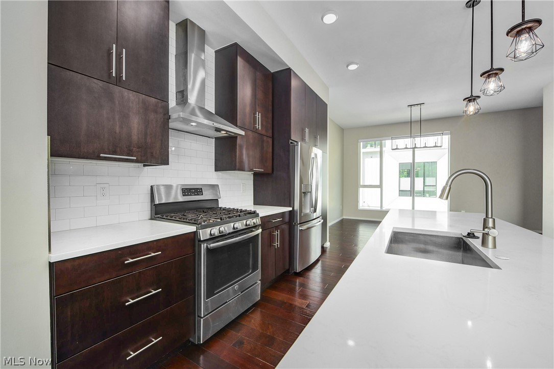 Cyan Park Twnhms Sub - Residential