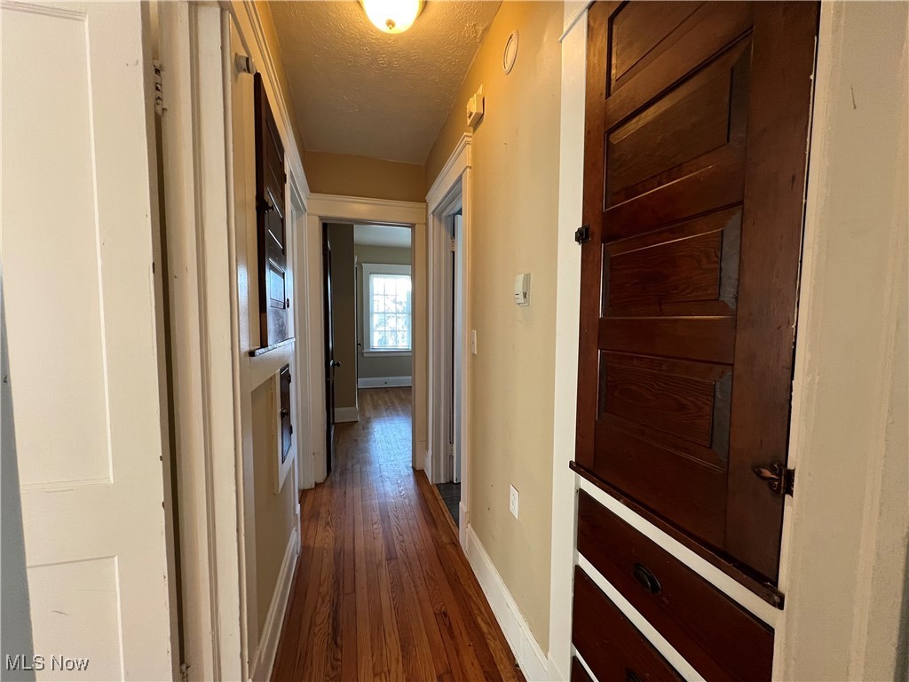 Lakewood, Ohio 44107, United States, 2 Bedrooms Bedrooms, ,1 BathroomBathrooms,Residential,Pending,89944