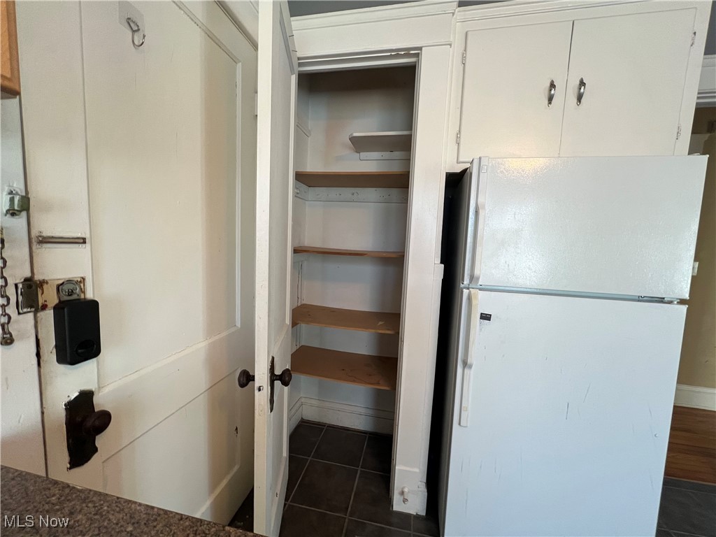 Lakewood, Ohio 44107, United States, 2 Bedrooms Bedrooms, ,1 BathroomBathrooms,Residential,Pending,89944