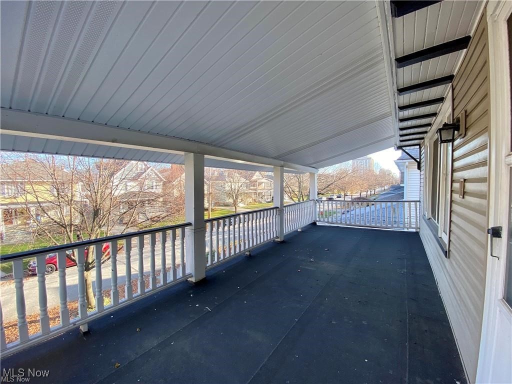 Lakewood, Ohio 44107, United States, 2 Bedrooms Bedrooms, ,1 BathroomBathrooms,Residential,Pending,89944