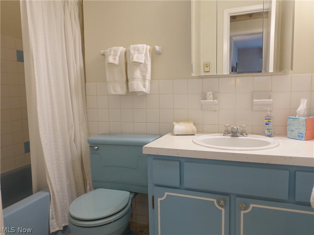 Silver Lake Towers Condo - Residential