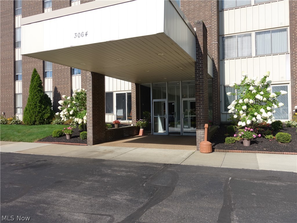 Silver Lake Towers Condo - Residential