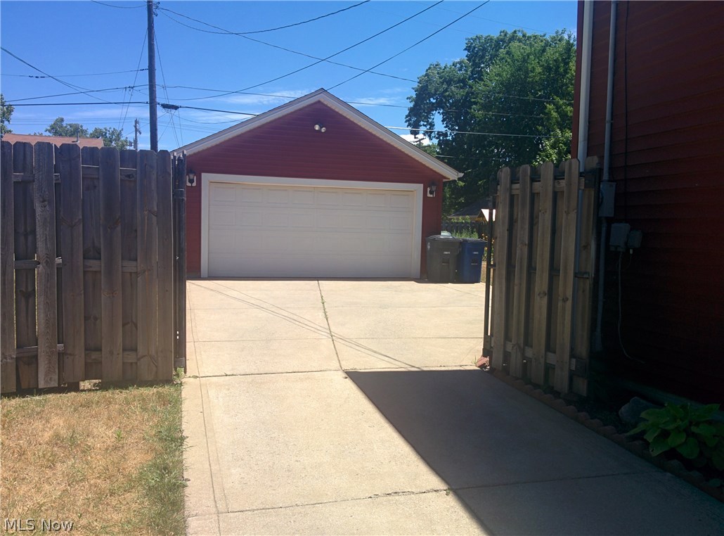 Leonard Cases - Residential