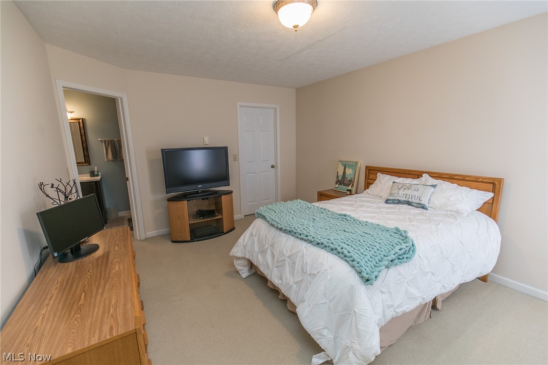 Falls River Xing Clstr Unit De - Residential