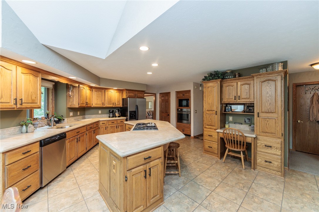 10702 Tudor Circle