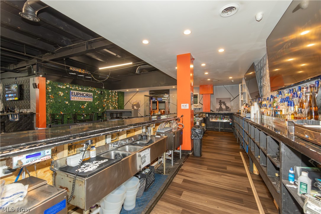 Cleveland, Ohio 44114, United States, ,Commercial,Active,57205