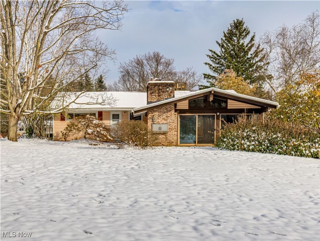 Photo of 3260 Aldon Lane, Barberton, OH 44203 (MLS # 5175228)