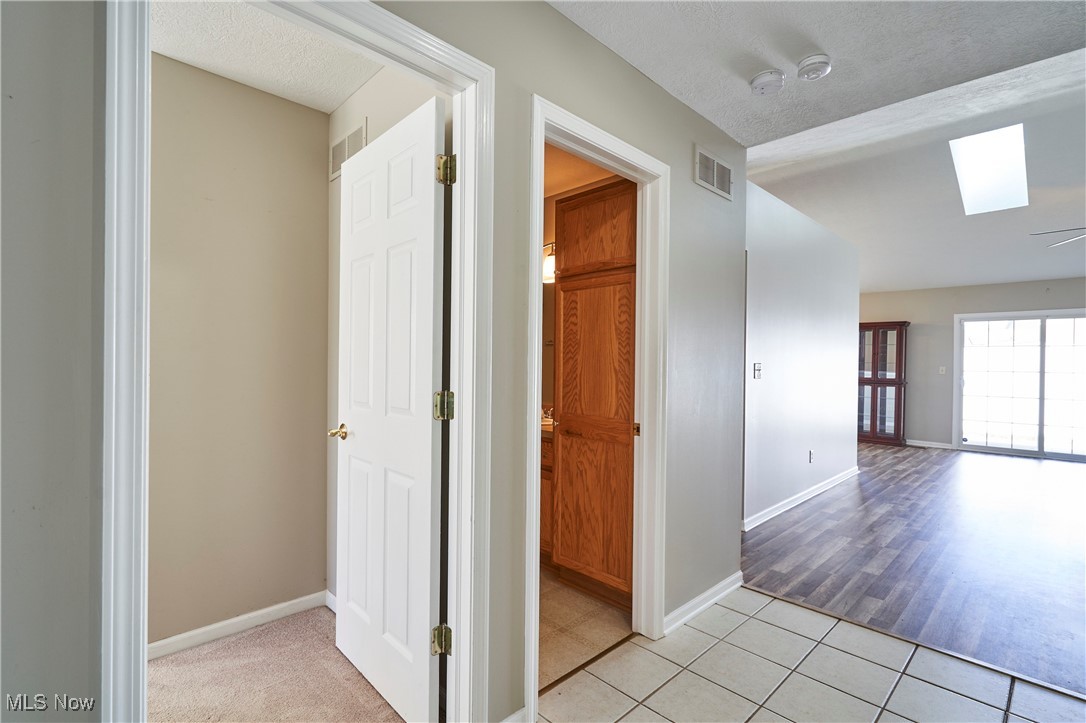 2809 Stratford Circle, Akron, Ohio image 7