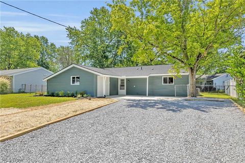 Homes For Sale - 1484 Cherrywood Road<br/> Kent, OH 44240