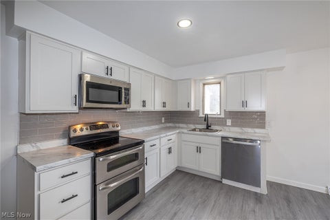Tiny photo for 19806 Mountville Drive, Maple Heights, OH 44137 (MLS # 5239379)