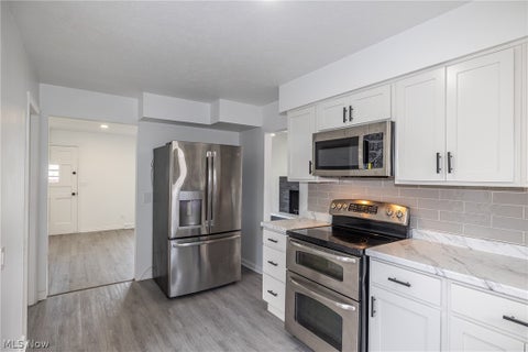 Tiny photo for 19806 Mountville Drive, Maple Heights, OH 44137 (MLS # 5239379)