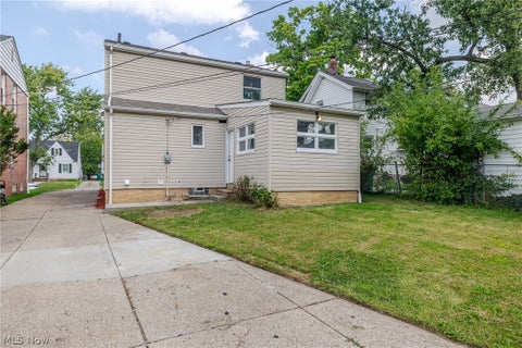 Tiny photo for 19806 Mountville Drive, Maple Heights, OH 44137 (MLS # 5239379)