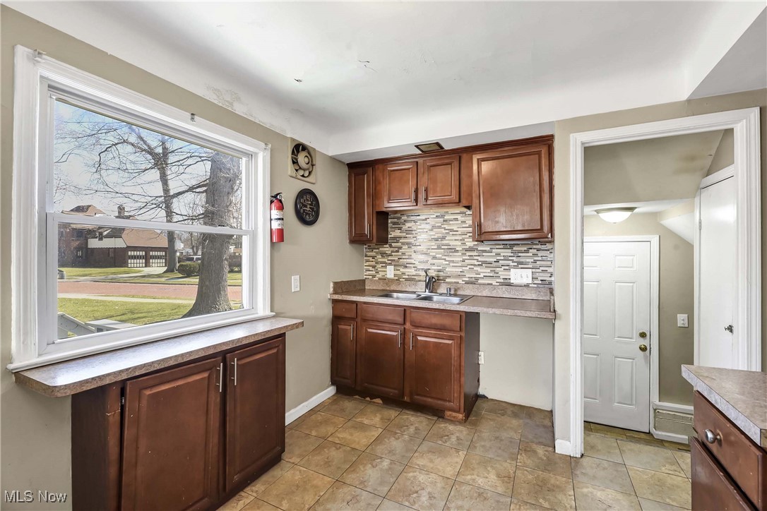 369 E 270th Street, Euclid, Ohio image 14