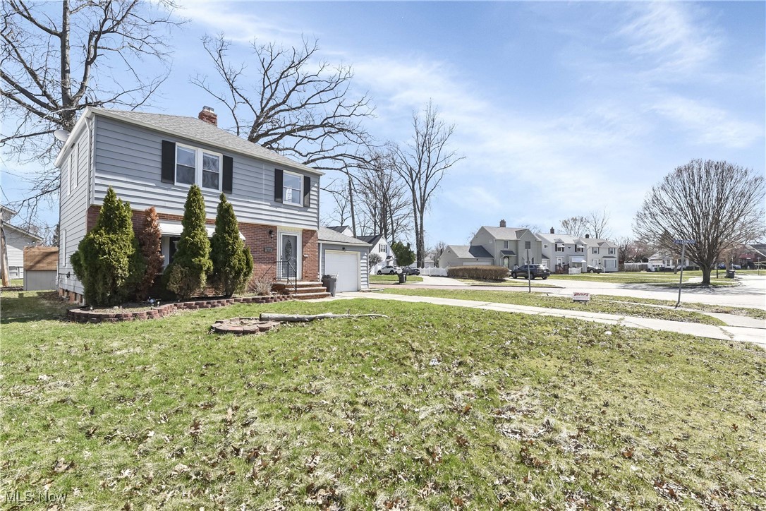 369 E 270th Street, Euclid, Ohio image 2
