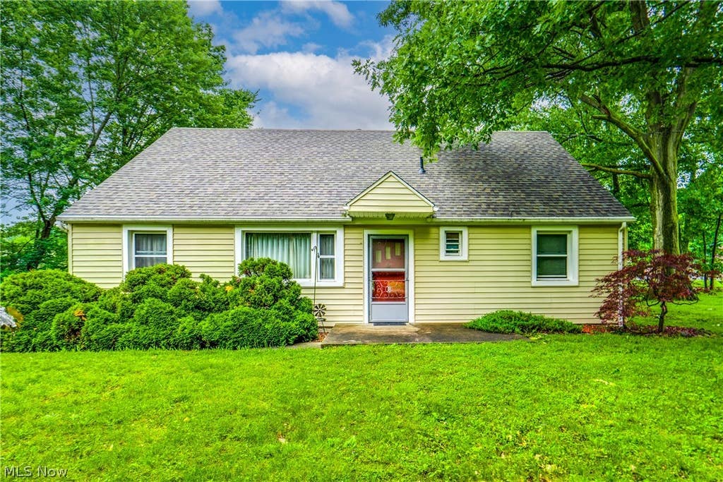 Photo of 3565 Herbert Street, Mogadore, OH 44260 (MLS # 5221382)