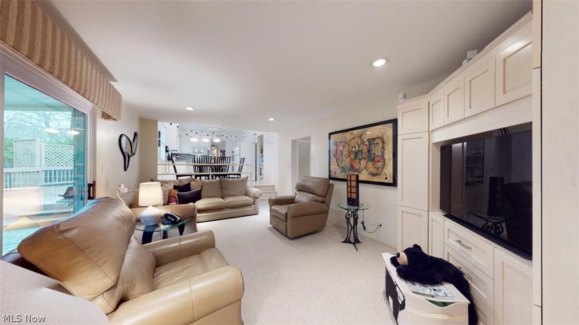 Richmond Park Cos Mdw Wood - Residential