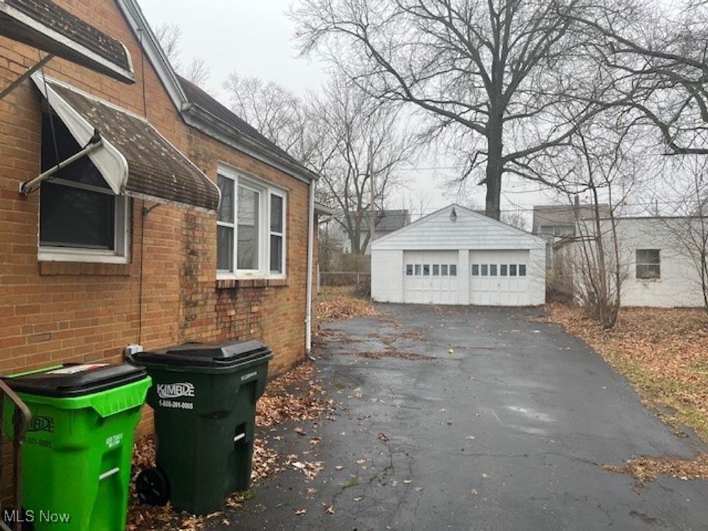 Photo of 2351 S Freedom Avenue, Alliance, OH 44601 (MLS # 5178454)