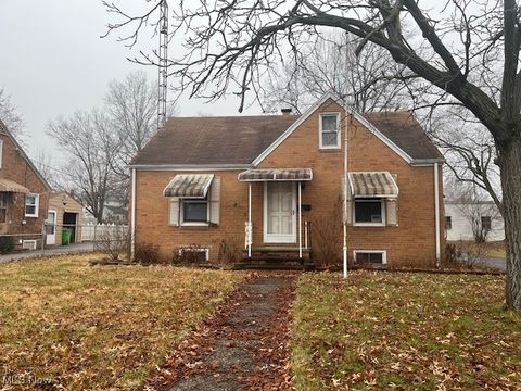 Photo of 2351 S Freedom Avenue, Alliance, OH 44601 (MLS # 5178454)