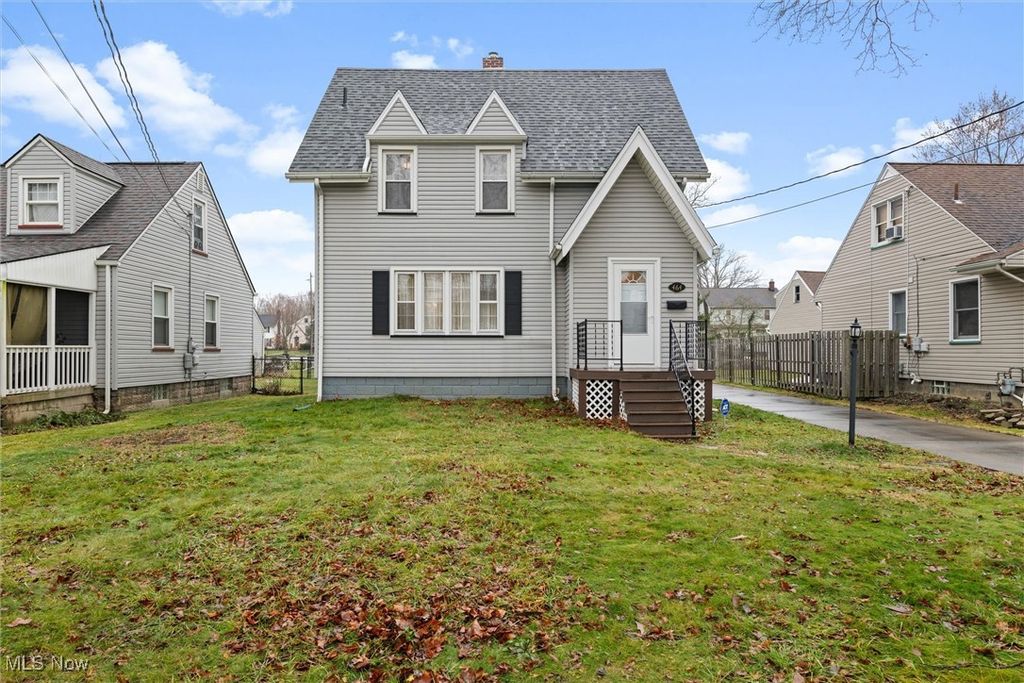 Photo of 464 Meadowbrook Avenue SE, Warren, OH 44483 (MLS # 5179400)