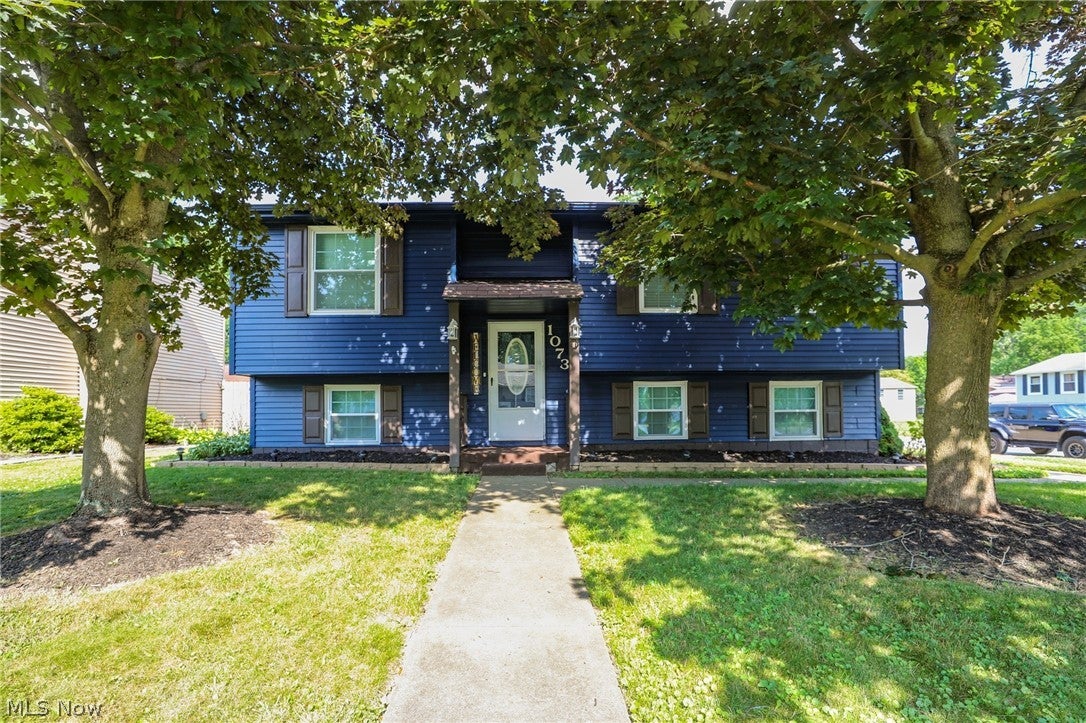 1073 Sunnywood Lane