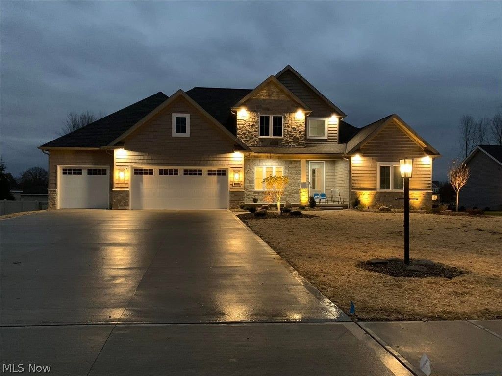 Photo of 11005 Chippewa Path, North Royalton, OH 44133 (MLS # 5192689)