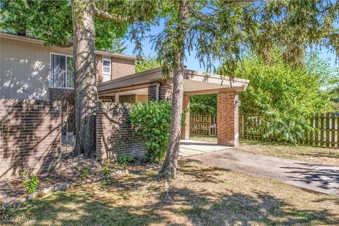 9459 Central Park Boulevard 9459 Olmsted Falls OH 44138