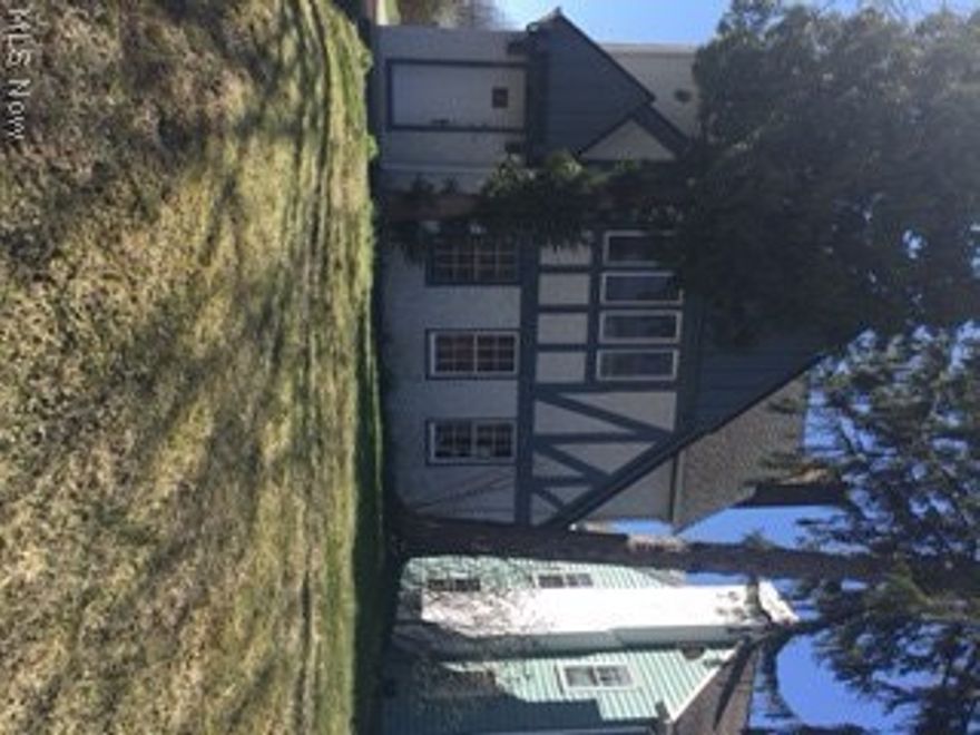 Lovely 2 bedroom 1 bath downstairs unit. Shaker Hts. schools, $850.00 1st months rent, $850.00 security deposit. Available immediately