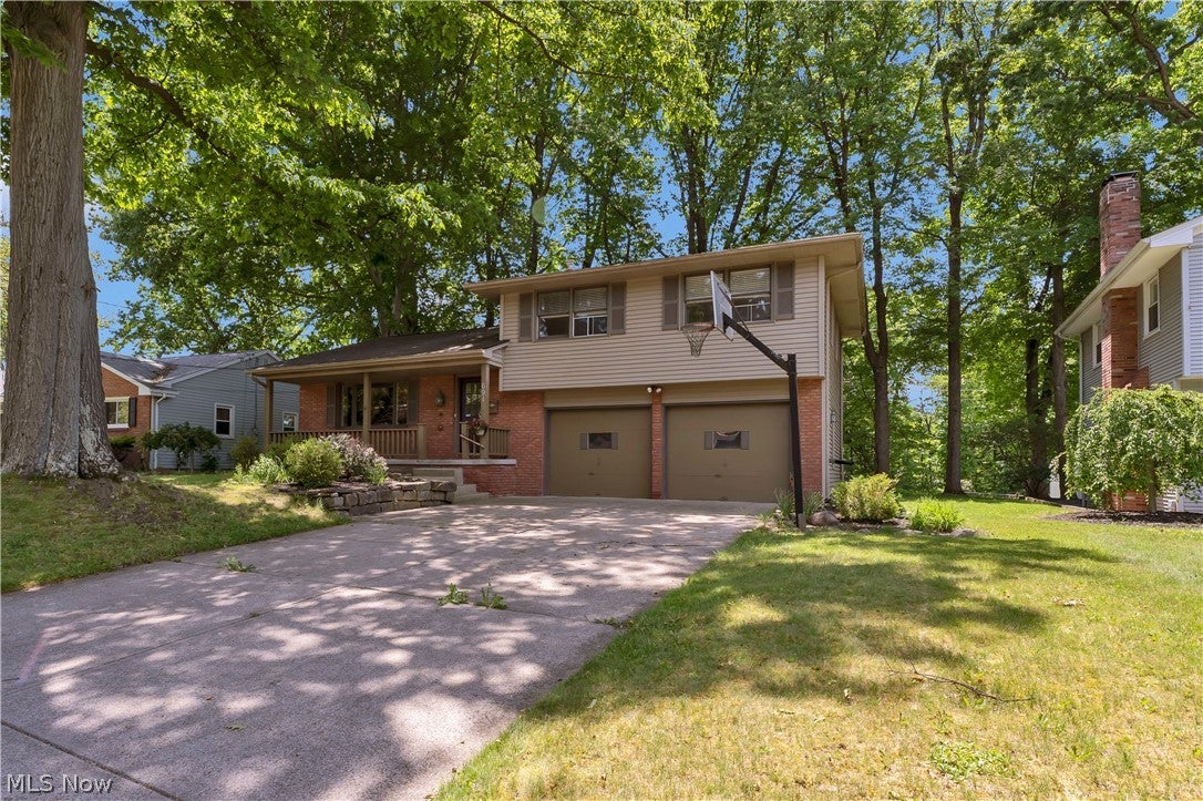 691 Oakridge Drive