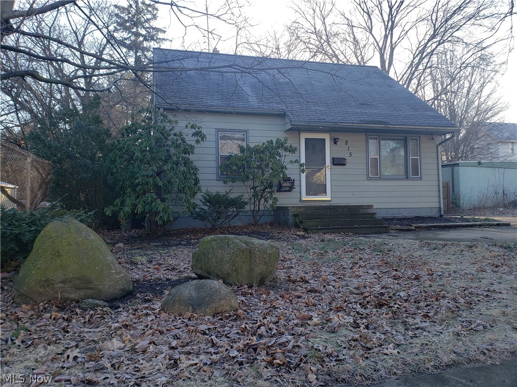 Tons of potential in this 5 bedroom, 3 bathroom home with oversized 2 car garage (28' x 26') and huge covered 27' x 21' patio! Enjoy hard wood flooring, large living and dining areas, partially finished basement, family room with fireplace, newer furnace and tons of storage throughout! Perfect home for the saavy investor or the entertainer! Close to Acorn Alley, KSU, shopping, dining, parks and schools!