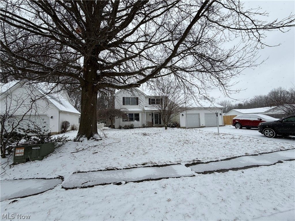 Photo of 749 Regina Drive, Vermilion, OH 44089 (MLS # 5188611)