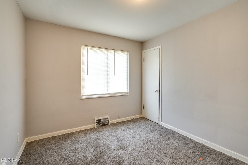 17113 Holly Hill Drive, Cleveland, Ohio image 23