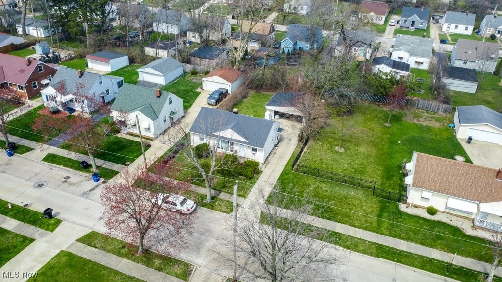 17113 Holly Hill Drive, Cleveland, Ohio image 33
