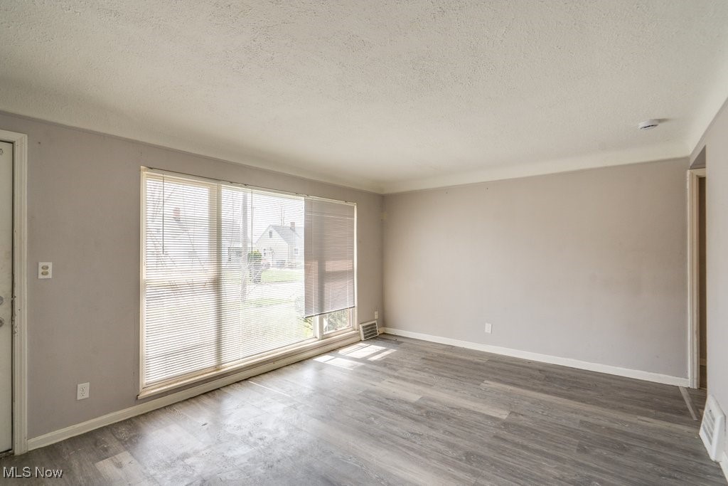 17113 Holly Hill Drive, Cleveland, Ohio image 13