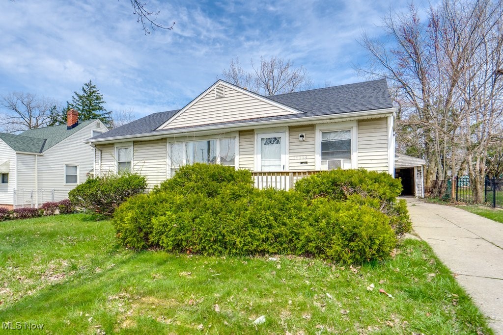 17113 Holly Hill Drive, Cleveland, Ohio image 2