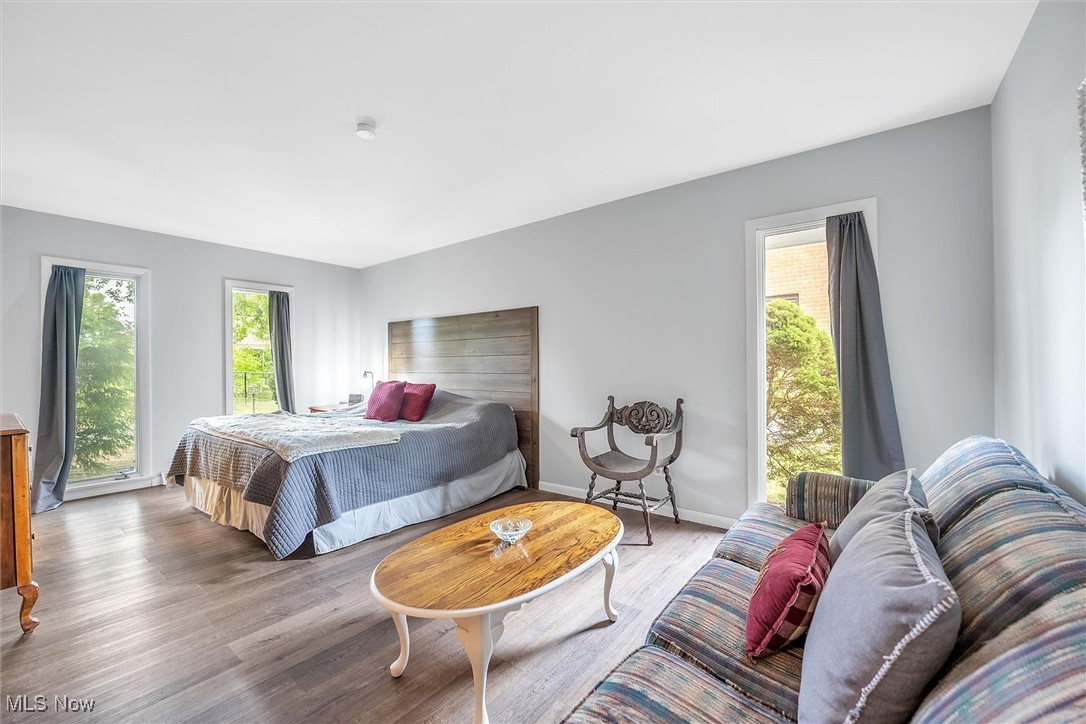 UNIVERSITY HTS/PARKWOOD EST - Residential