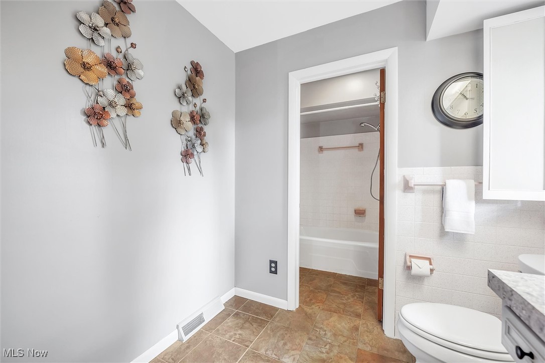 UNIVERSITY HTS/PARKWOOD EST - Residential