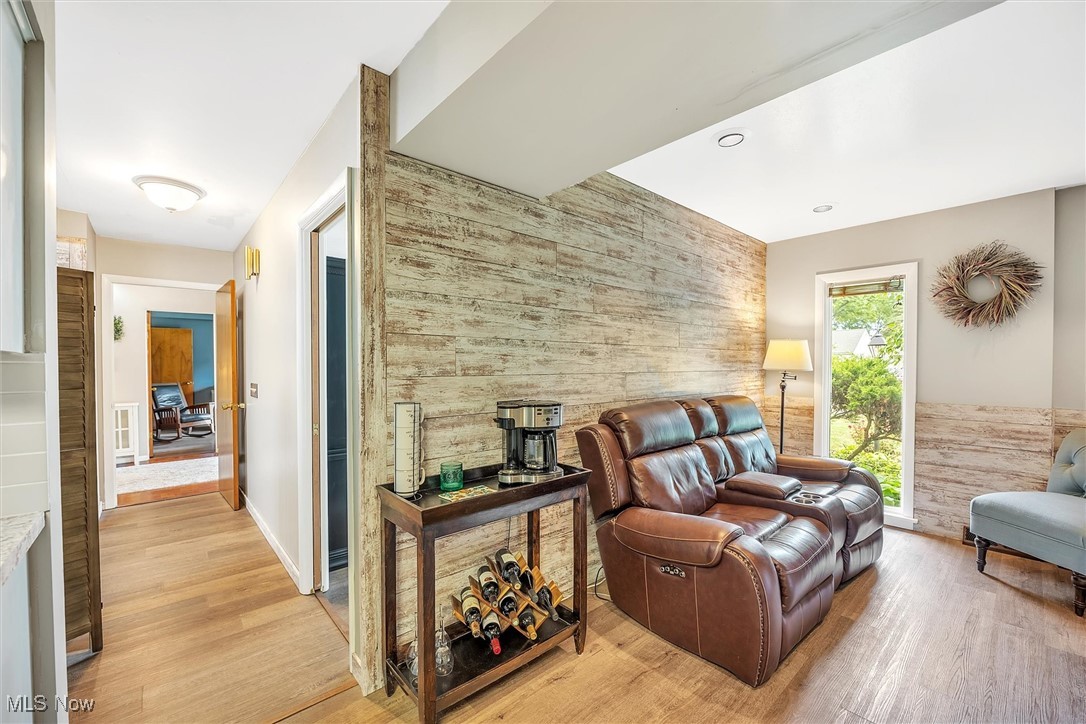 UNIVERSITY HTS/PARKWOOD EST - Residential