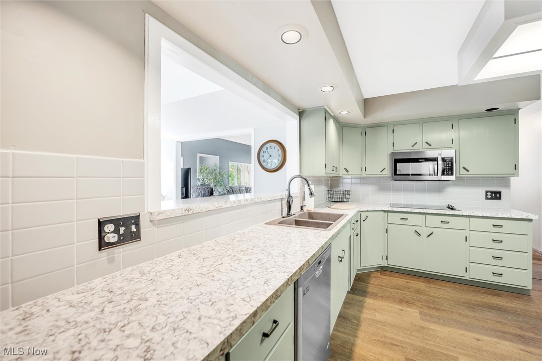 UNIVERSITY HTS/PARKWOOD EST - Residential