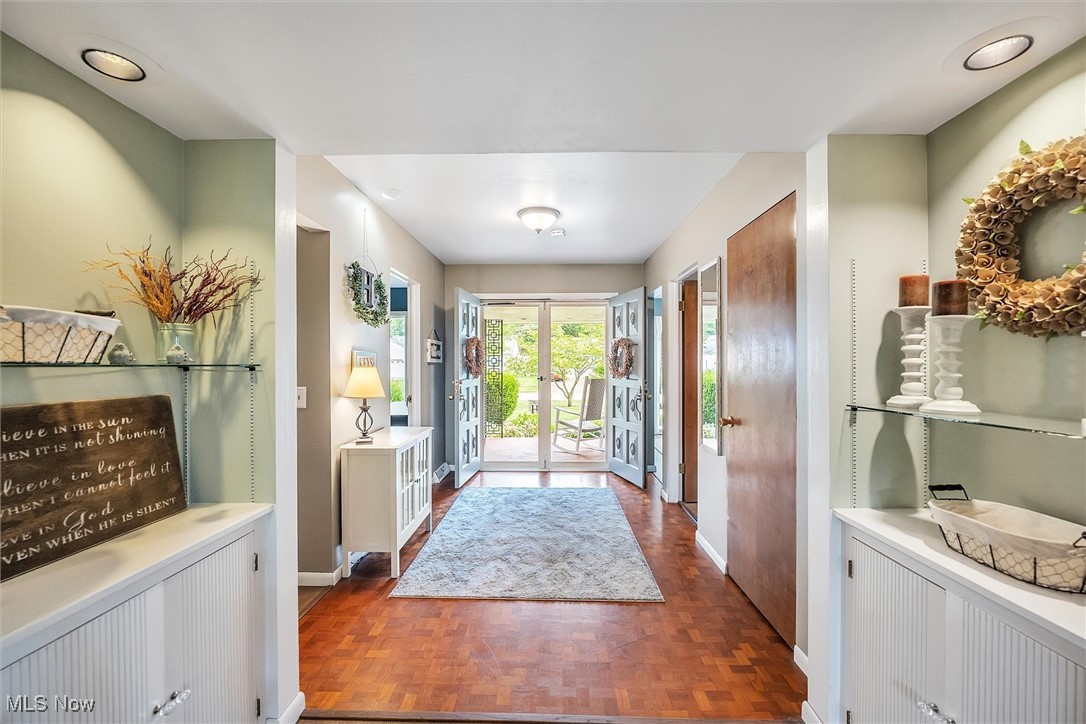 UNIVERSITY HTS/PARKWOOD EST - Residential