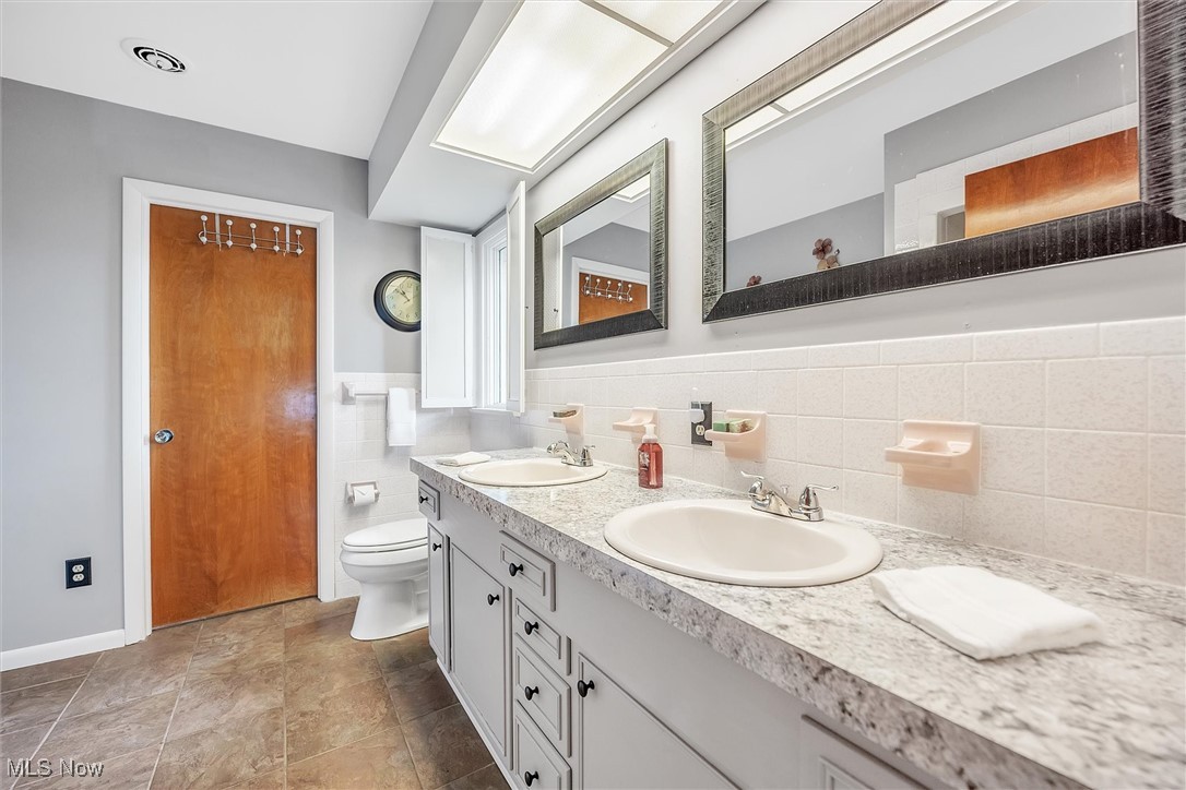 UNIVERSITY HTS/PARKWOOD EST - Residential