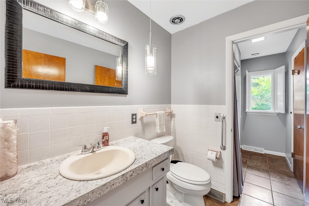 UNIVERSITY HTS/PARKWOOD EST - Residential