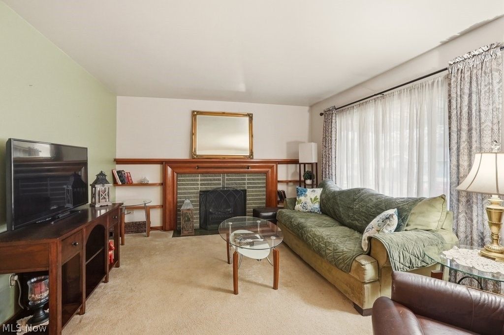 Photo of 1605 Multnoma Avenue, Akron, OH 44305 (MLS # 5189904)