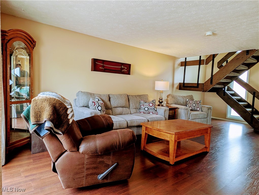 201 Deepwood Drive, Wadsworth, Ohio image 3