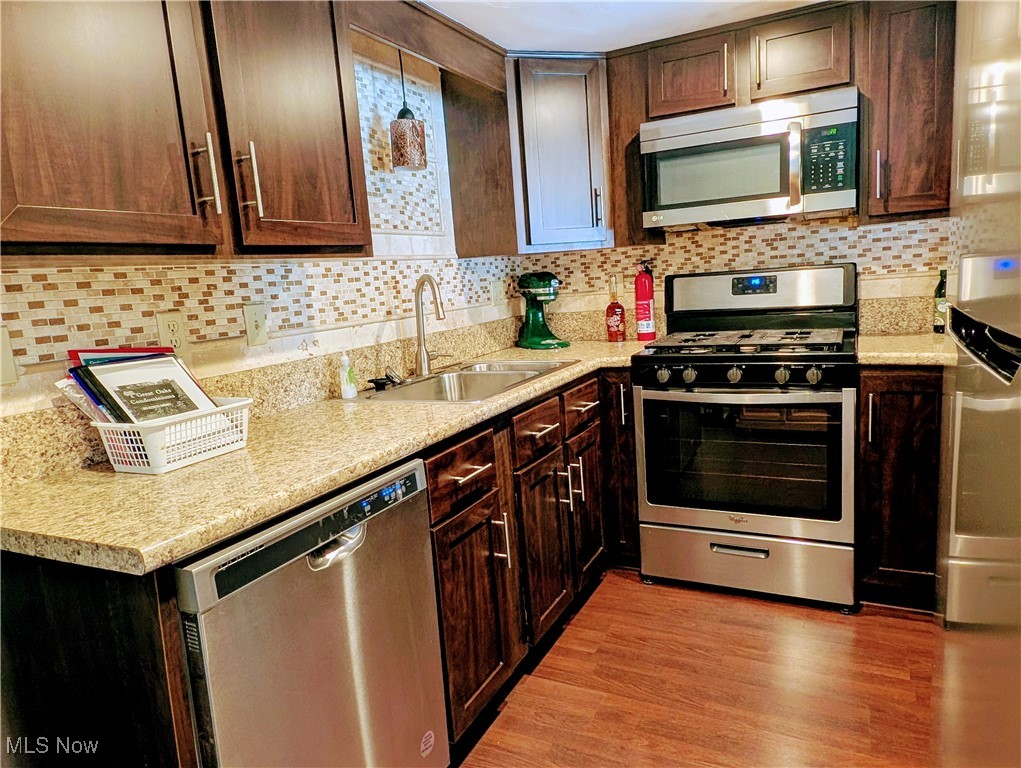 201 Deepwood Drive, Wadsworth, Ohio image 7